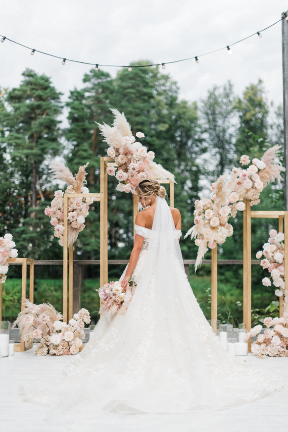 Лес Event House