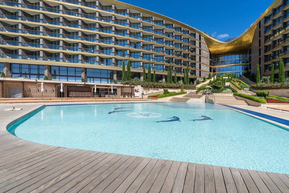 Mriya Resort & Spa