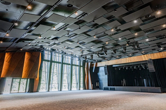 La Pino Hall