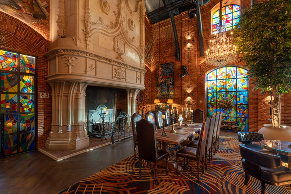 Amazing Hall
