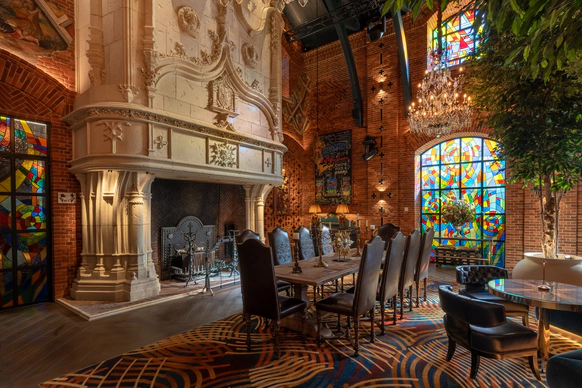 Amazing Hall