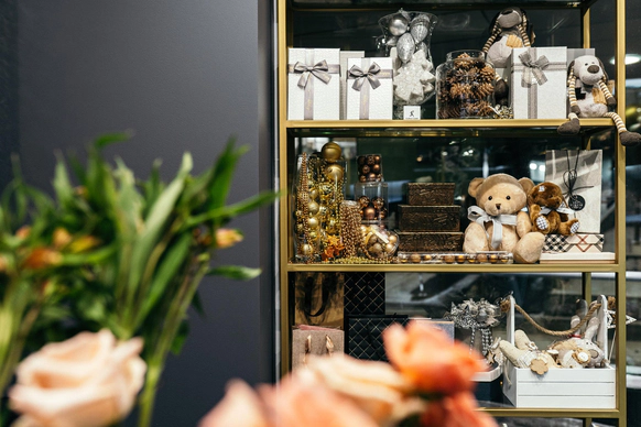 Florist Gump Decor