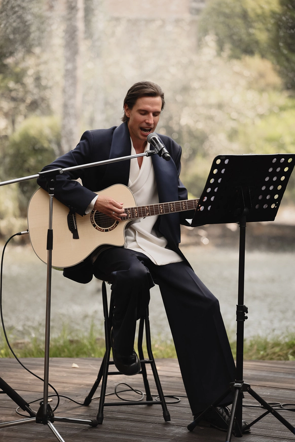 Павел Артемов