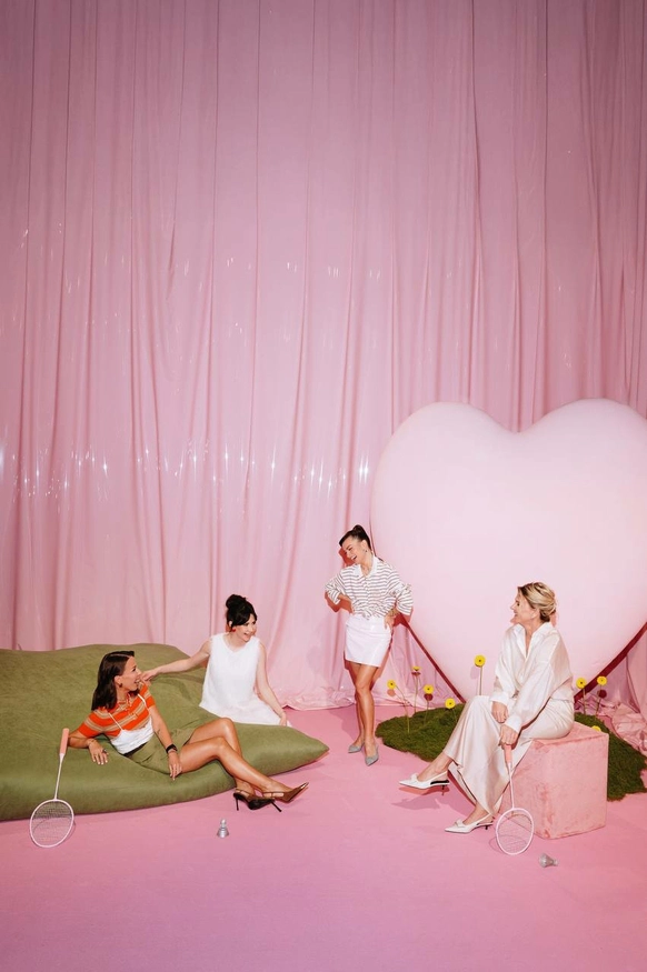 SHELOVESDECOR