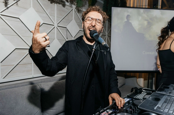 Max Rolikov