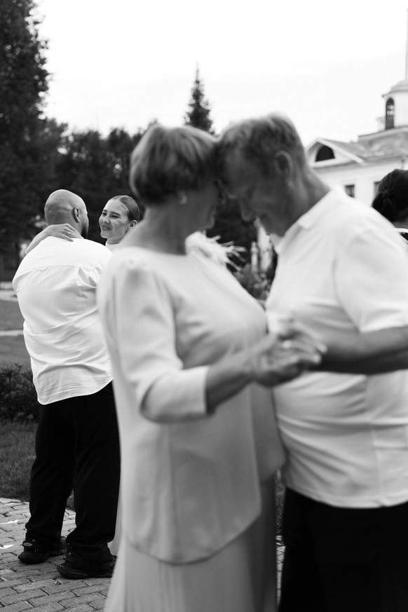 Анна Толстова