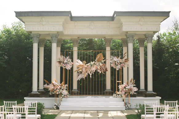Decos wedding decor