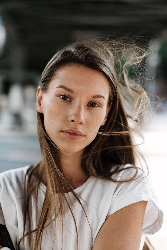 Эля Исаева