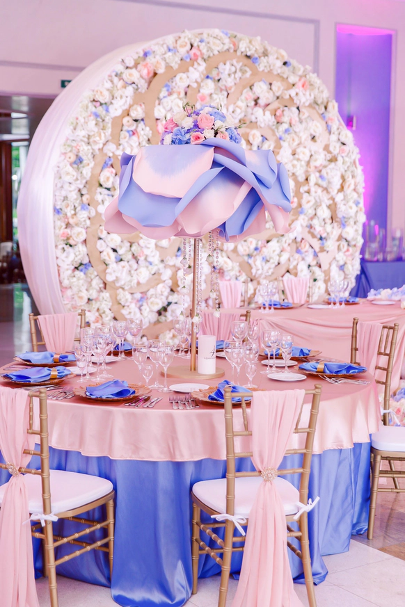 Suare decorations