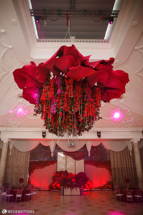 Suare decorations