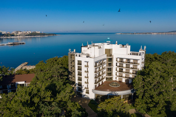 ПРИМОРЬЕ Grand Resort Hotel
