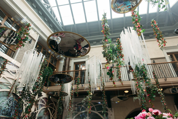 Suare decorations