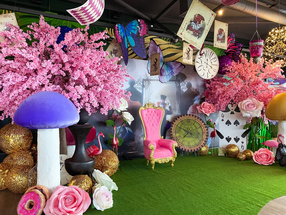 Suare decorations