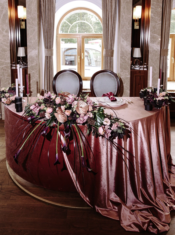 Suare decorations