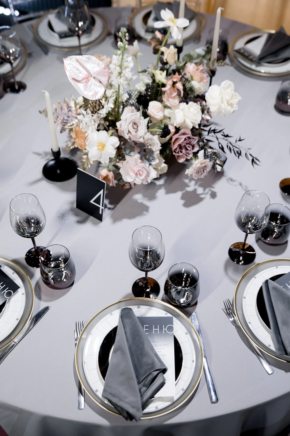 LOVA DECOR
