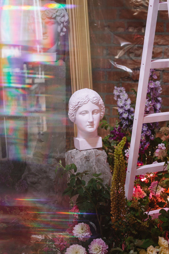 LOVA DECOR