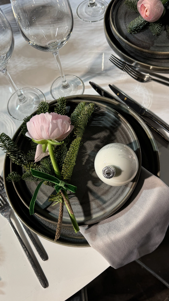 DROP me flowers