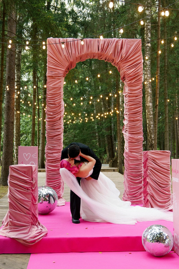 INSIDE WEDDING
