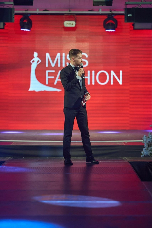 Дмитрий Захаров