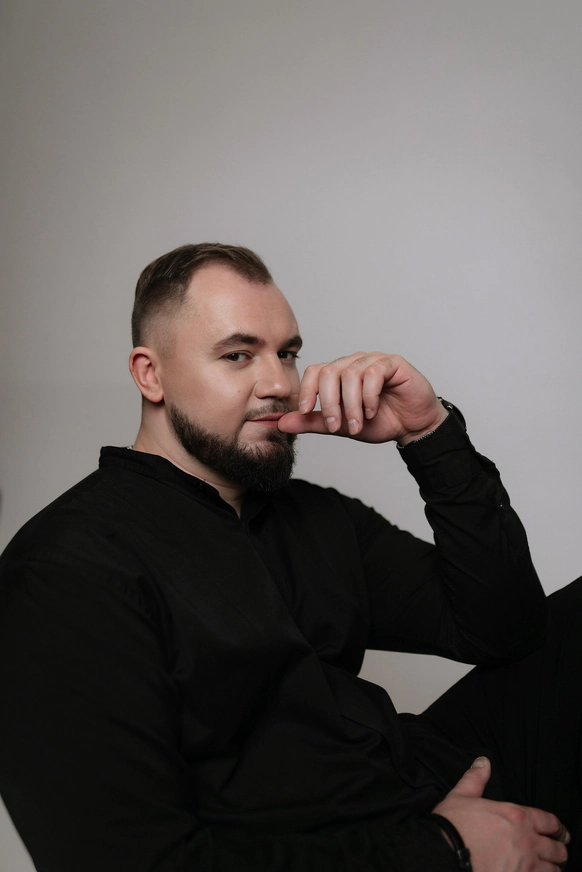 Антон Ларин
