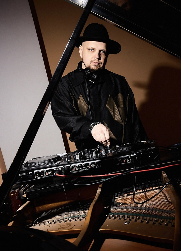 Dj Nefrit