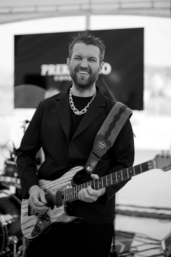 PREKRASNO
