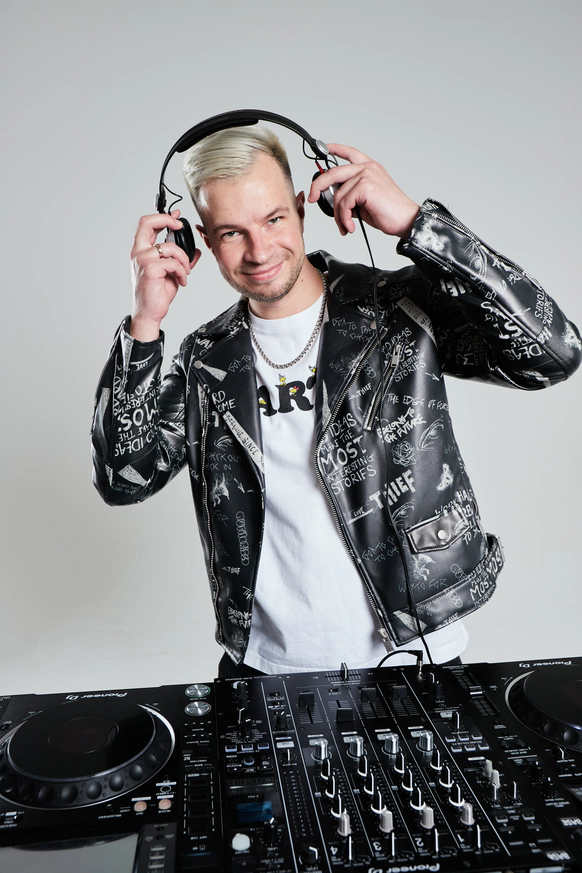 DJ KANONIROV