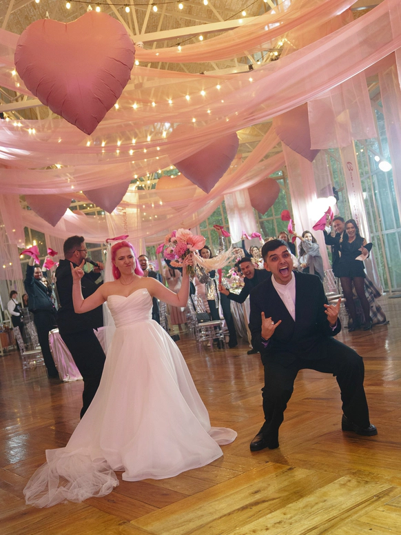INSIDE WEDDING