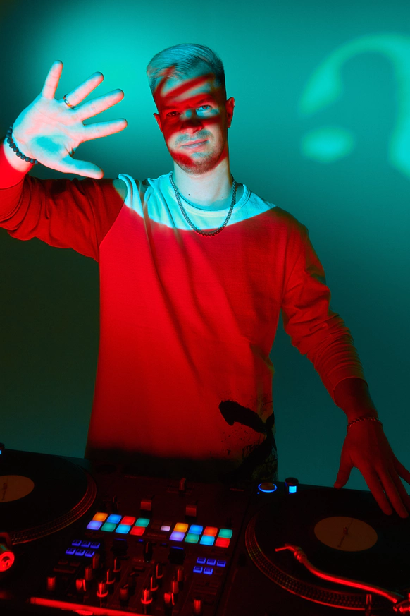 DJ KANONIROV