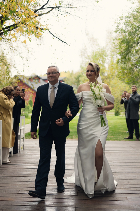 Анна Богомолова