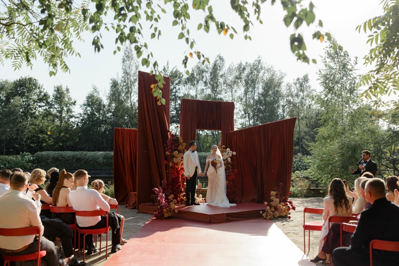 INSIDE WEDDING