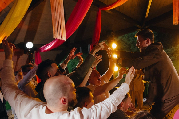Saint Weddings