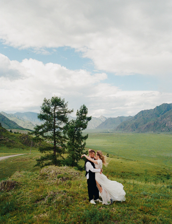 OLGA KUPTSOVA WEDDINGS & EVENTS
