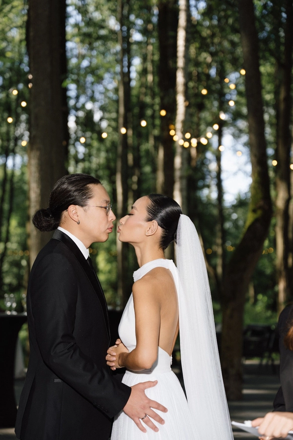INSIDE WEDDING