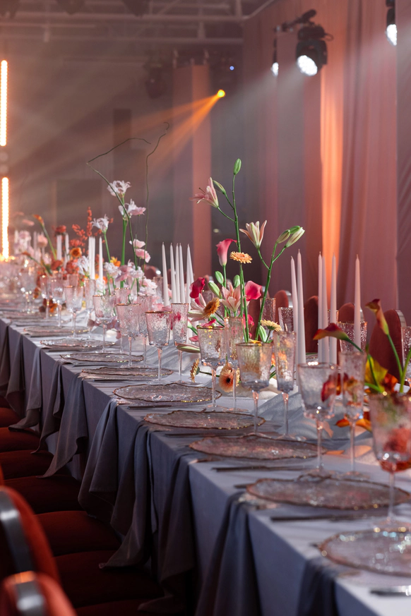 INSIDE WEDDING