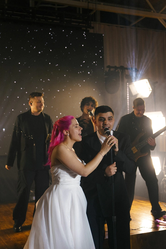 INSIDE WEDDING