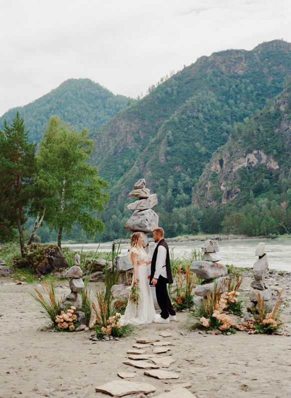 OLGA KUPTSOVA WEDDINGS & EVENTS