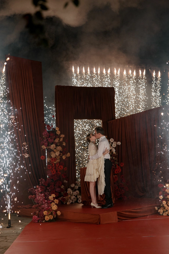 INSIDE WEDDING