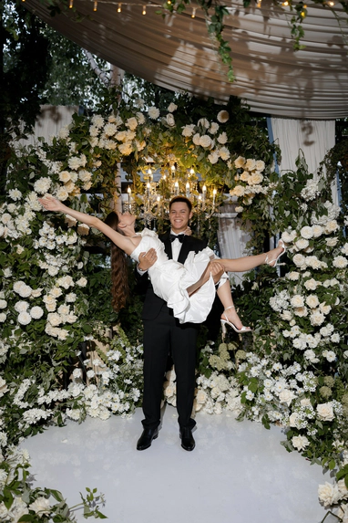 INSIDE WEDDING