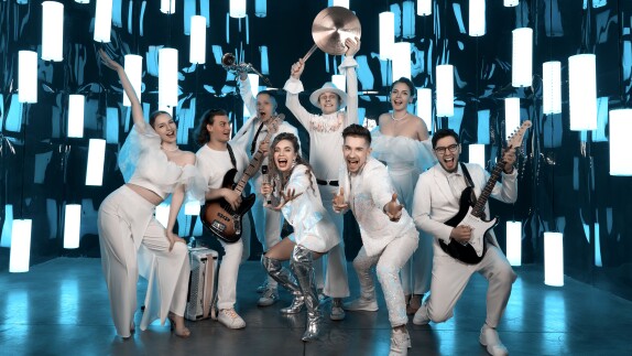 Elly & Andrew — видео